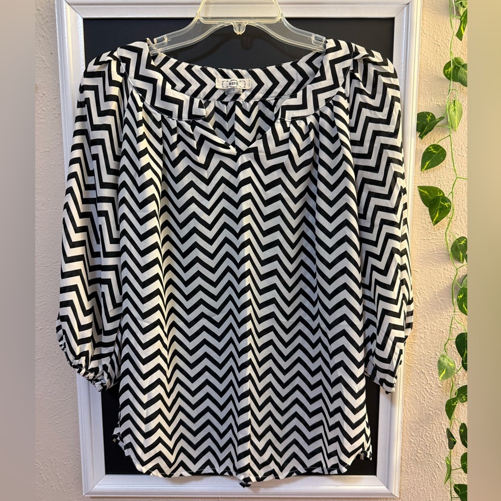 Ezra Monochrome Chevron Top